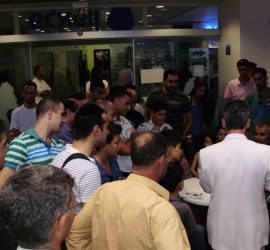 קסמים וצחוקים במרכזי השירות של פלאפון ברחבי הארץ עם משחקים, התקהלויות וקסמים מטריפים